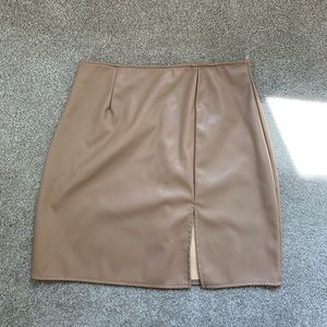 Pleather Windsor miniskirt with small slit